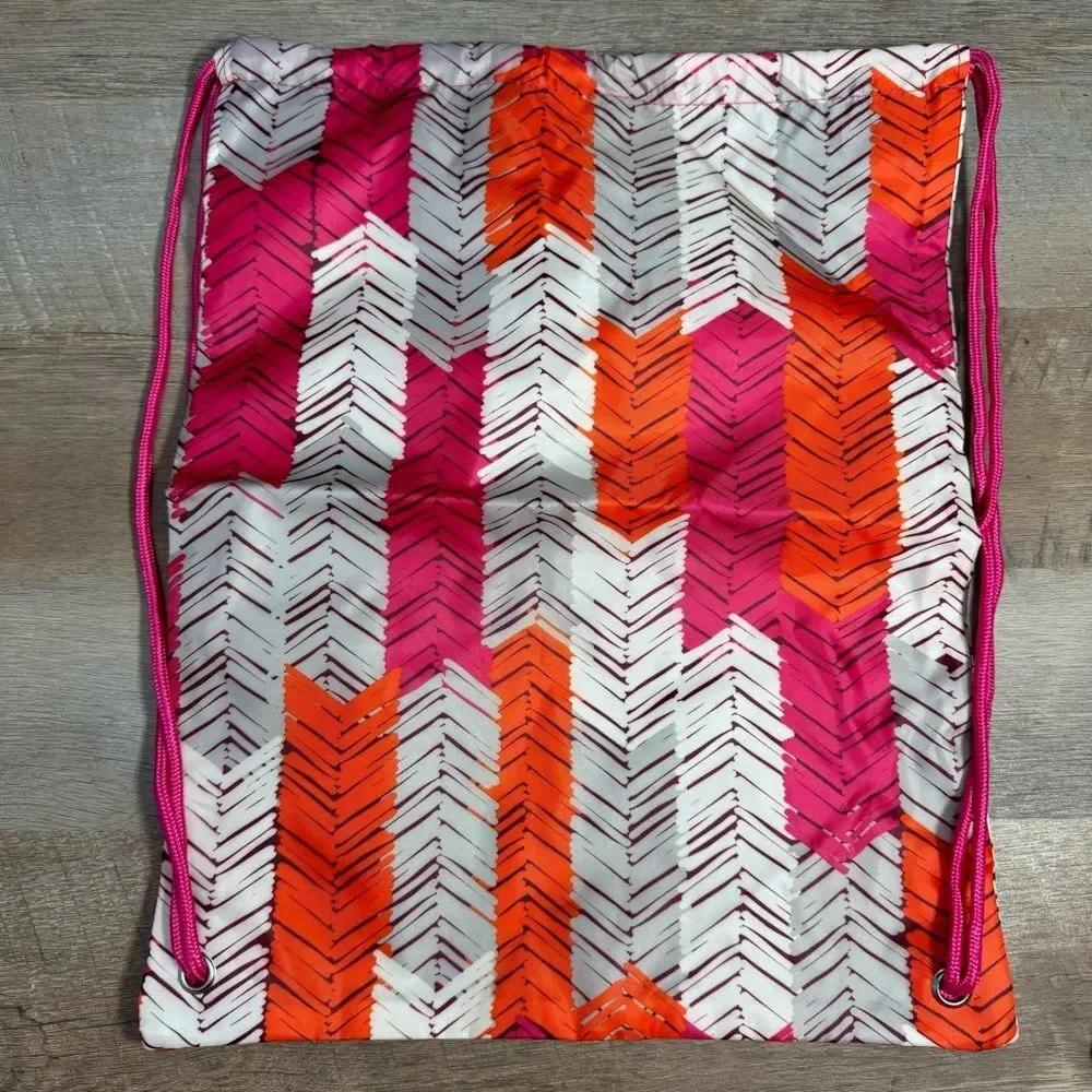 BNWT Thirty One Cinch Sac in Feathered Chevron Drawstring Backpack